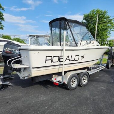 1995 Robalo 2140 walk around