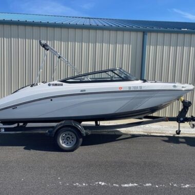 2023 Yamaha Boats 19ft Jet Boat SX195