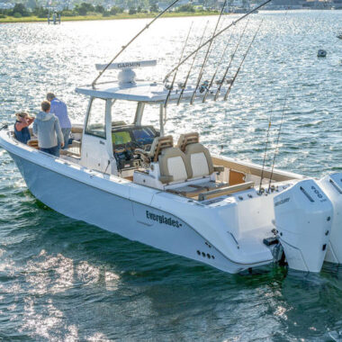 2025 Everglades 335 cc