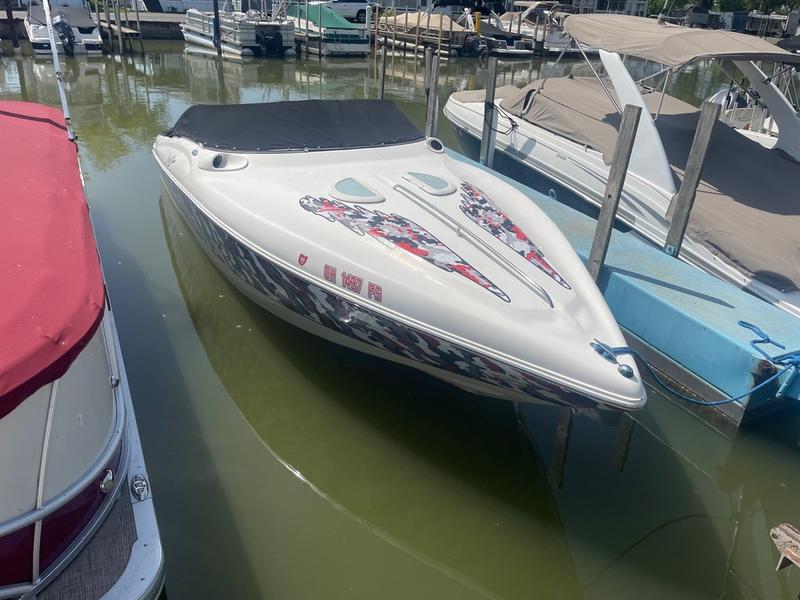 2001 Rinker Captiva 262 SS
